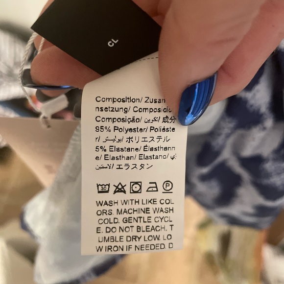 Woman’s Emory Rose Tiered-Maxi. Size Large. - Picture 8 of 8